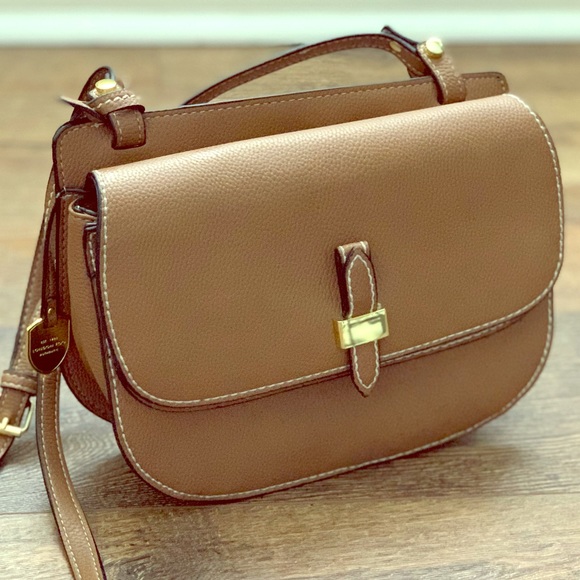London Fog Handbags - LIKE NEW💥London Fog Crossbody